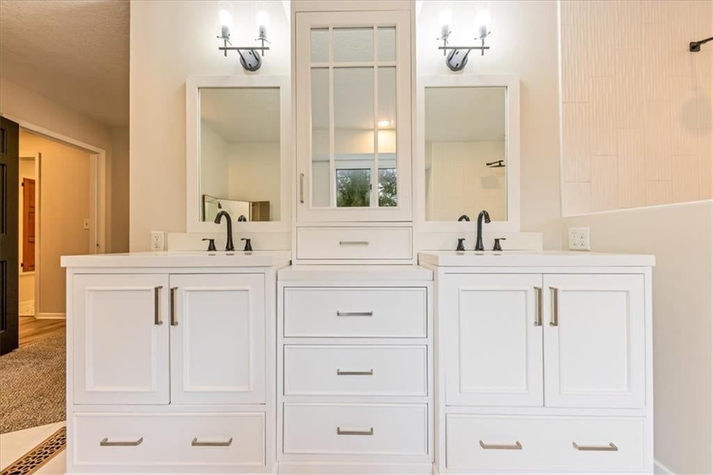 Photo 23 of 59 - 9805 E 83rd Terrace, Raytown, MO 64138