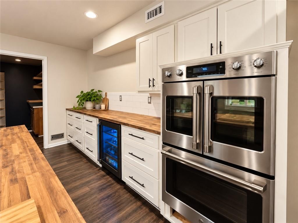 Photo 27 of 59 - 9805 E 83rd Terrace, Raytown, MO 64138