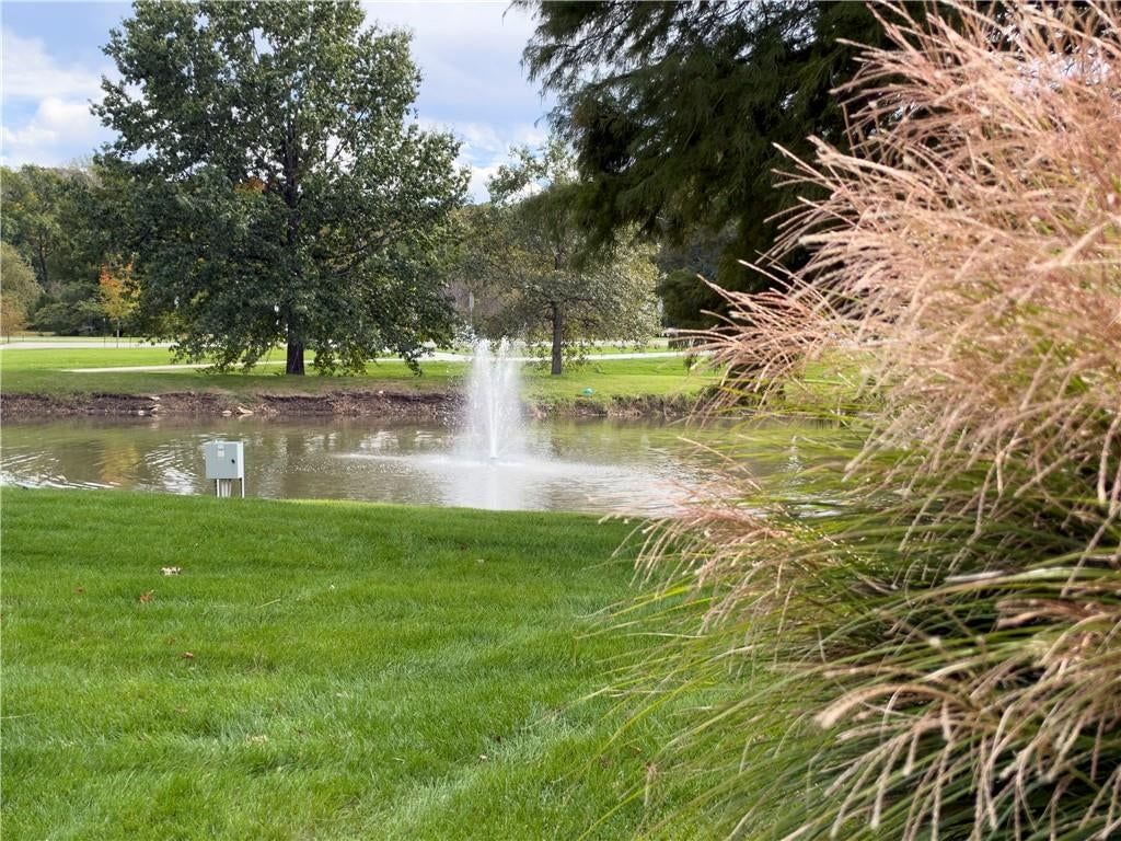 Photo 20 of 20 - 11630 Tomahawk CreeK Parkway #J, Leawood, KS 66211