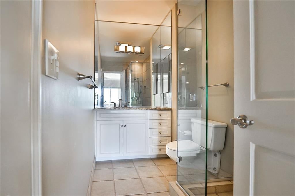 Photo 23 of 27 - 121 W 48TH Street