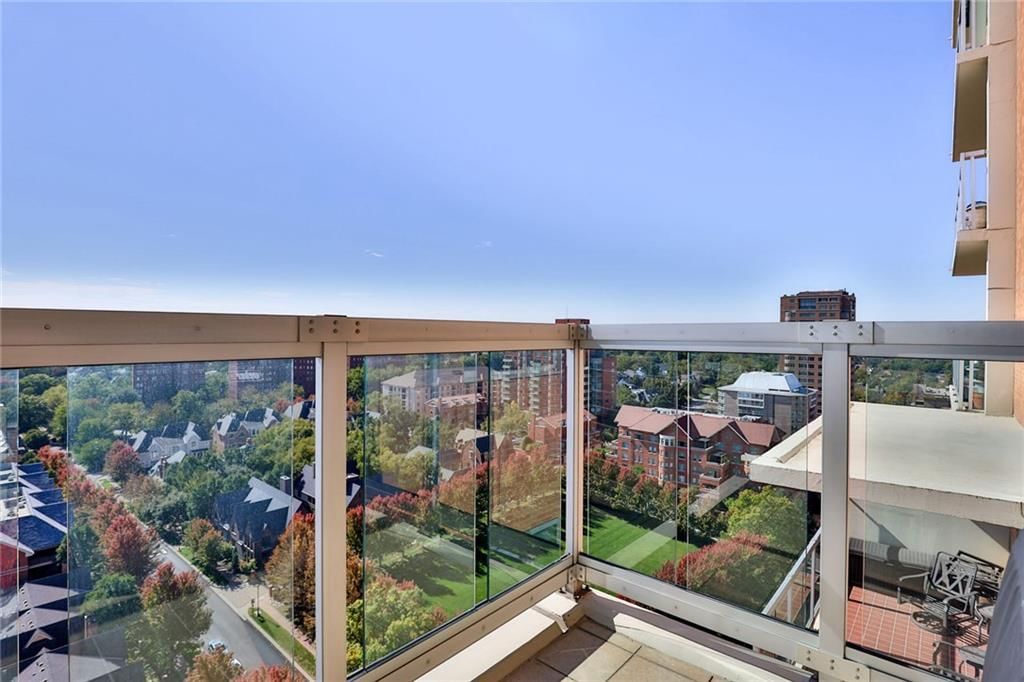 Photo 26 of 27 - 121 W 48TH Street