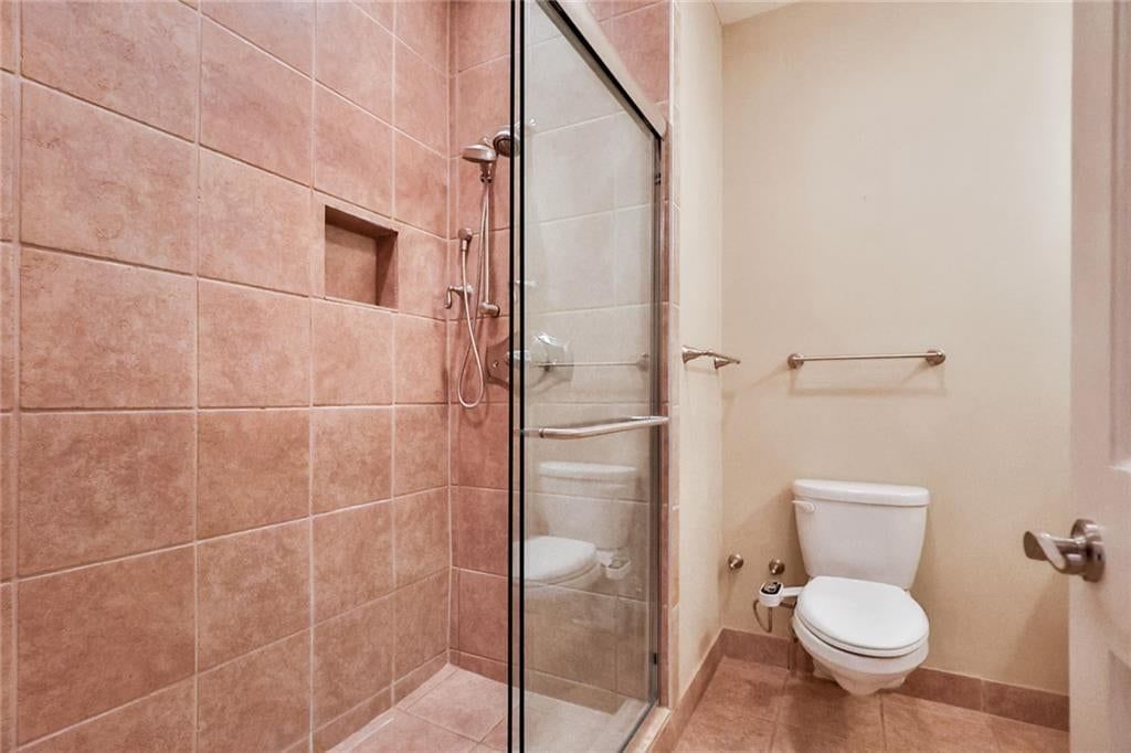 Photo 18 of 27 - 121 W 48TH Street
