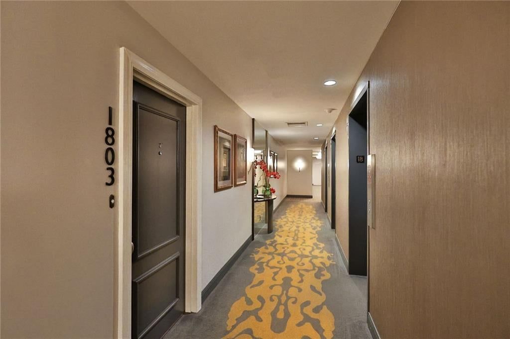121 W 48TH Street, Kansas City, MO: listing photo 2