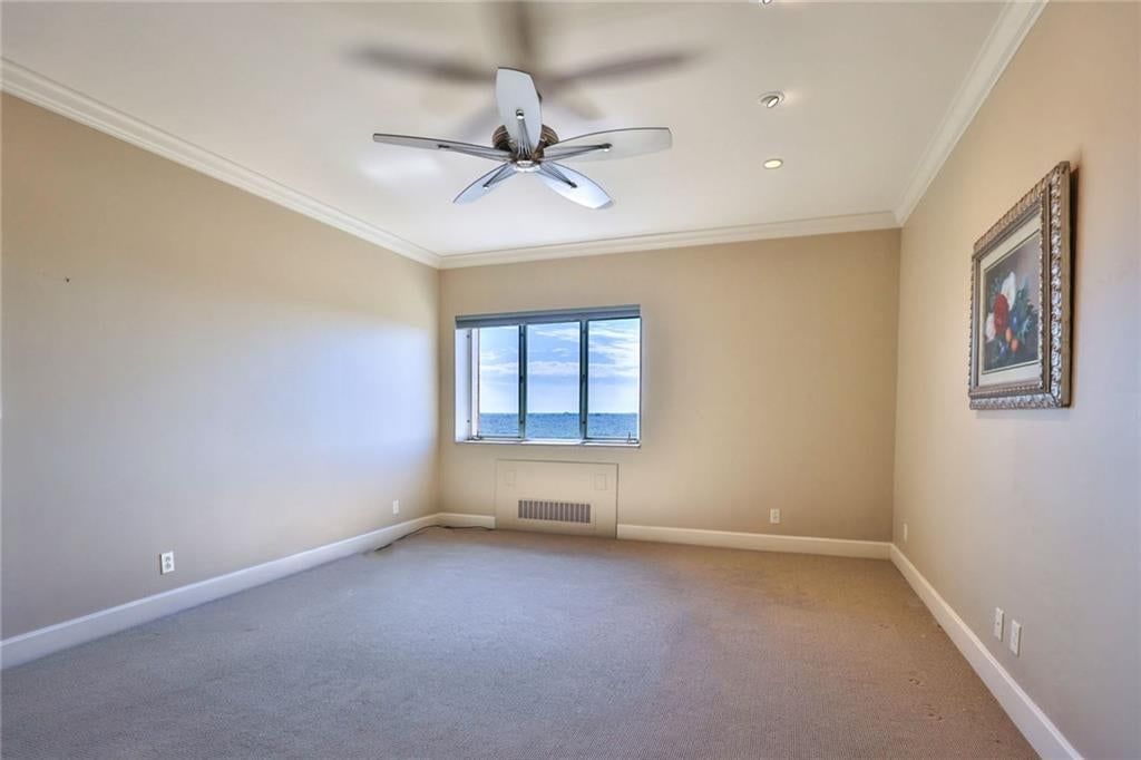 Photo 21 of 27 - 121 W 48TH Street