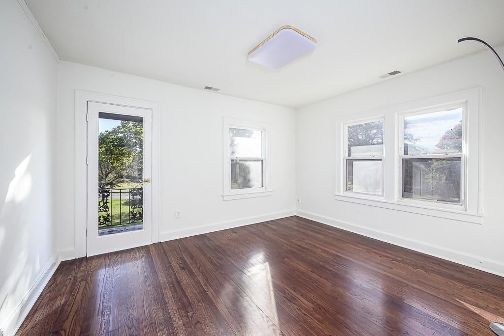 Photo 15 of 28 - 5828 Paseo Boulevard, Kansas City, MO 64110