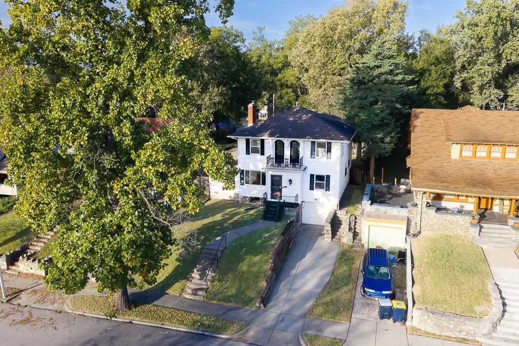 5828 Paseo Boulevard, Kansas City, MO: listing photo 2