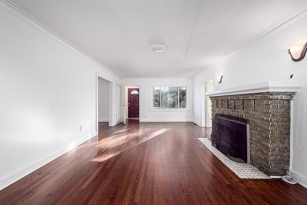 Photo 5 of 28 - 5828 Paseo Boulevard, Kansas City, MO 64110