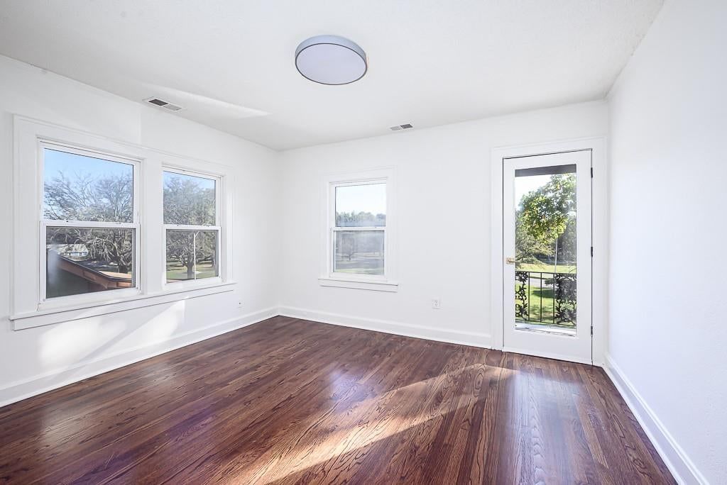 Photo 16 of 28 - 5828 Paseo Boulevard, Kansas City, MO 64110