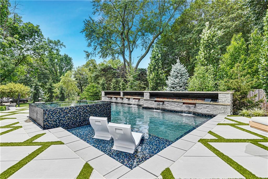 Photo 13 of 73 - 4963 W 88th Street, Prairie Village, KS 66207