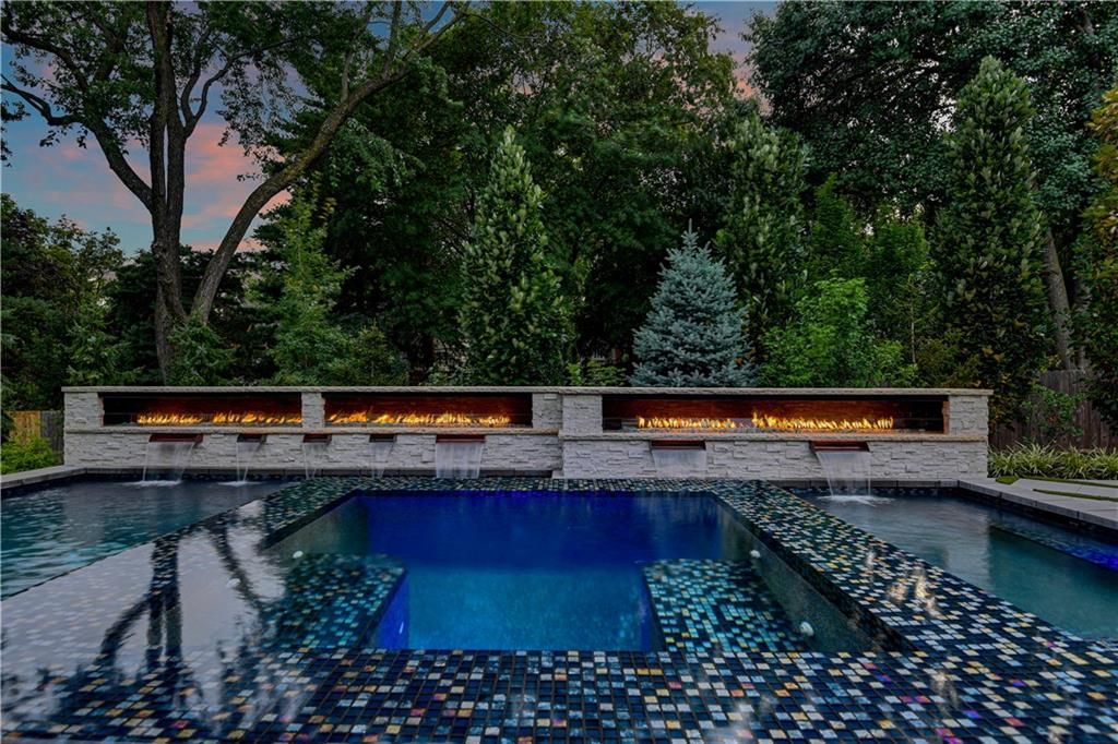 Photo 14 of 73 - 4963 W 88th Street, Prairie Village, KS 66207