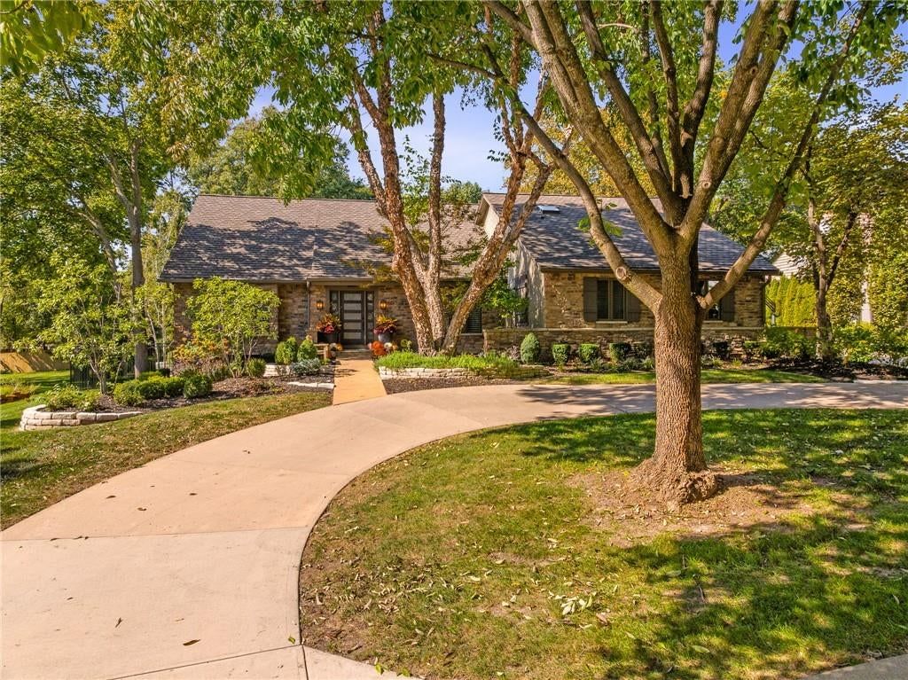4963 W 88th Street, Prairie Village, KS