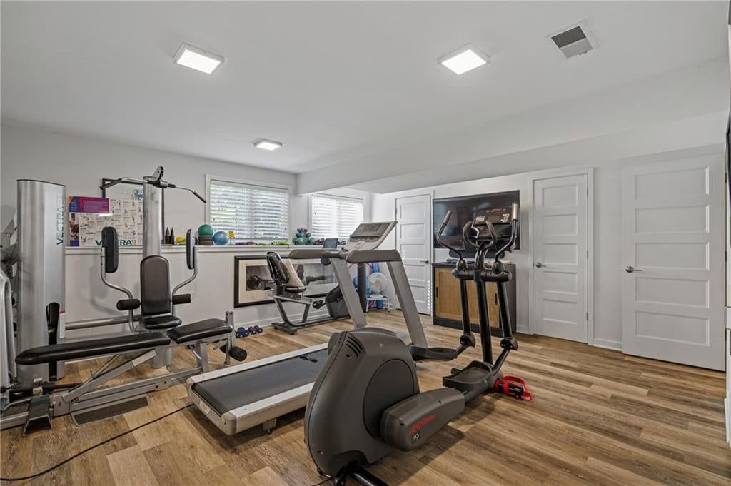 Photo 51 of 73 - 4963 W 88th Street, Prairie Village, KS 66207