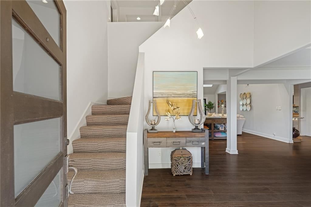 Photo 19 of 73 - 4963 W 88th Street, Prairie Village, KS 66207