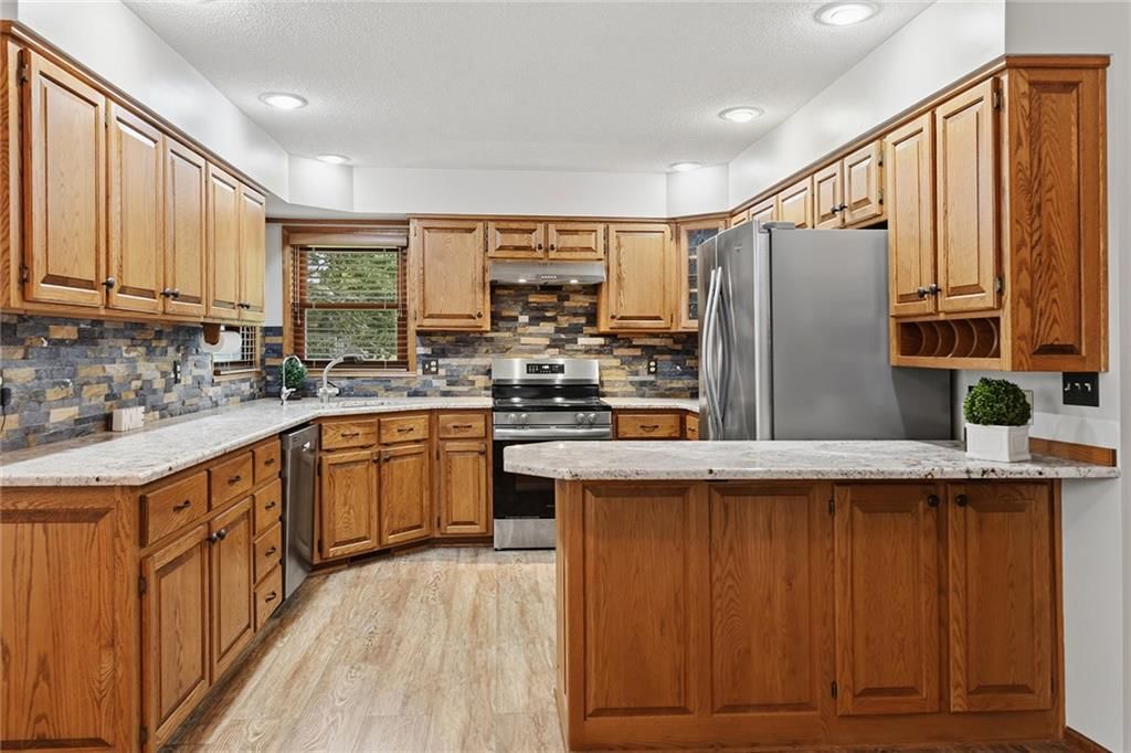 Photo 8 of 52 - 1707 Remington Court, Leavenworth, KS 66048