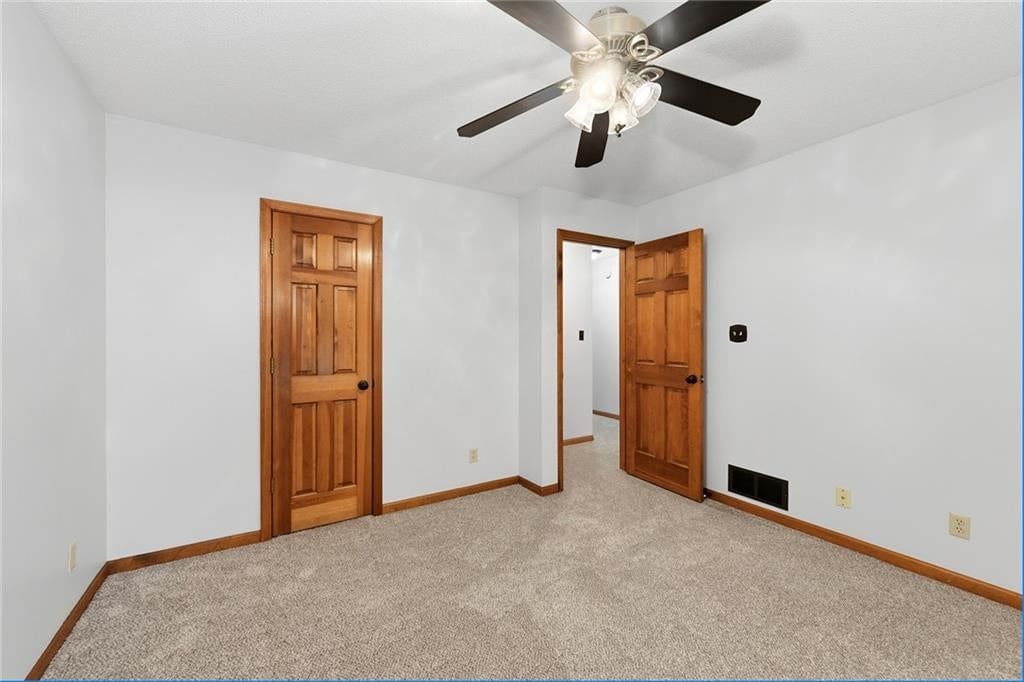 Photo 25 of 52 - 1707 Remington Court, Leavenworth, KS 66048