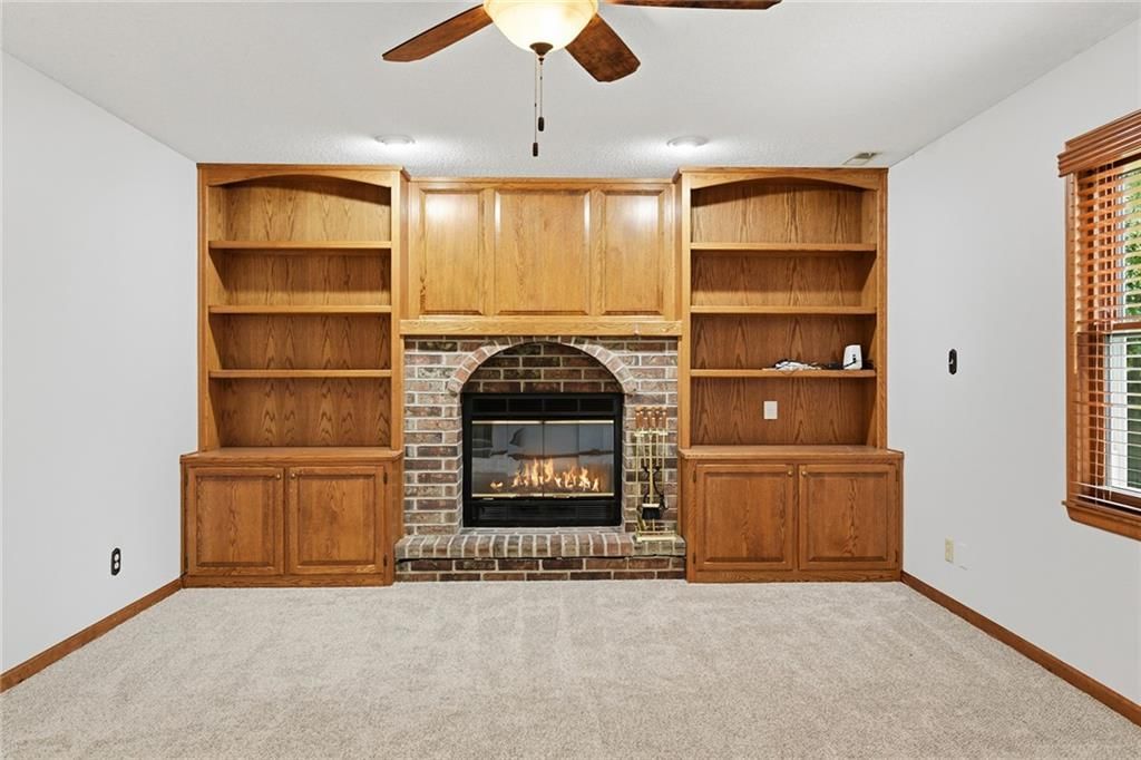 Photo 30 of 52 - 1707 Remington Court, Leavenworth, KS 66048