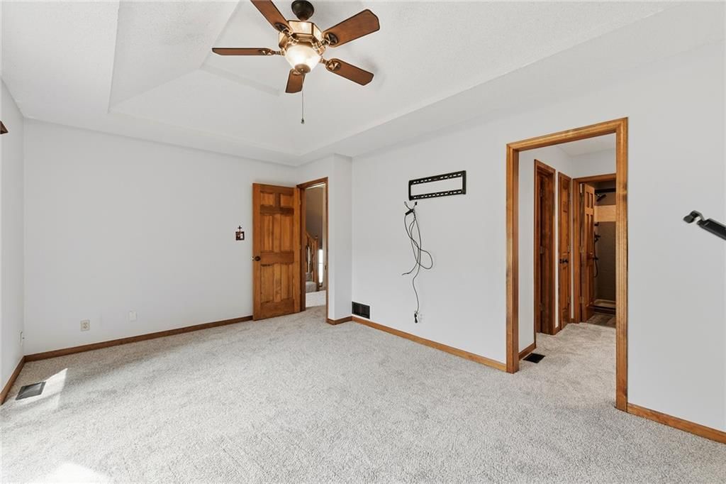 Photo 16 of 52 - 1707 Remington Court, Leavenworth, KS 66048