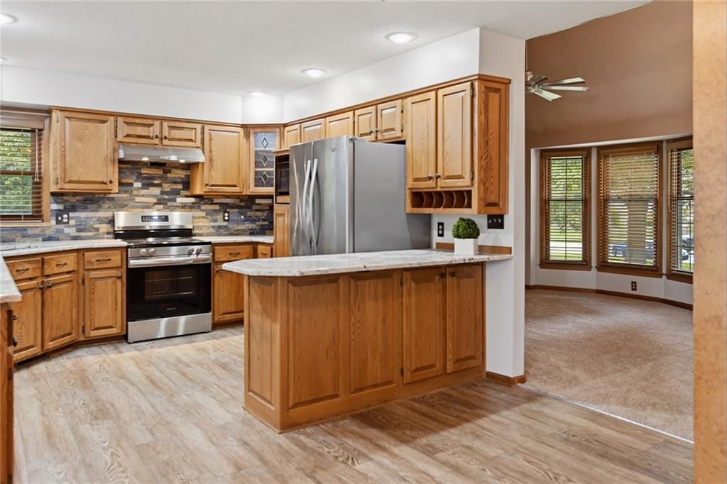 Photo 9 of 52 - 1707 Remington Court, Leavenworth, KS 66048