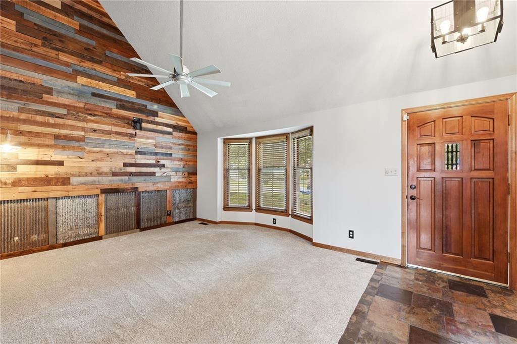 Photo 4 of 52 - 1707 Remington Court, Leavenworth, KS 66048