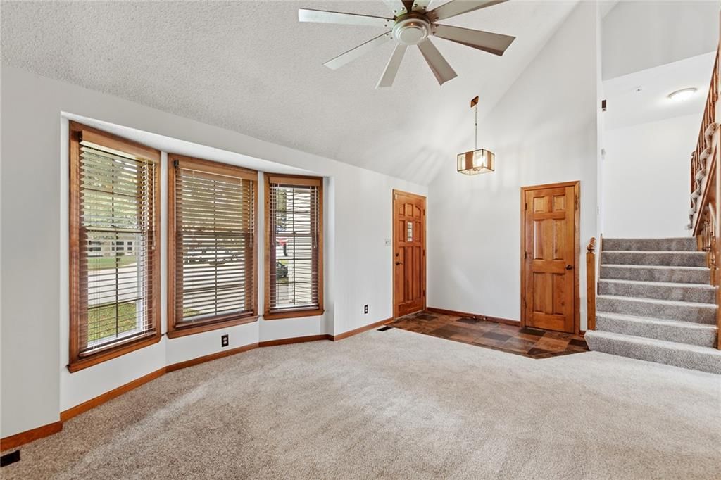 Photo 5 of 52 - 1707 Remington Court, Leavenworth, KS 66048