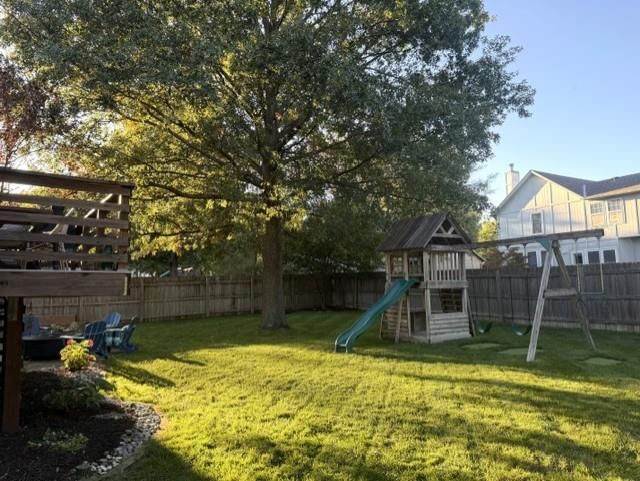 Photo 2: fenced yard, 18212 W 156TH Street, Olathe, KS 66062