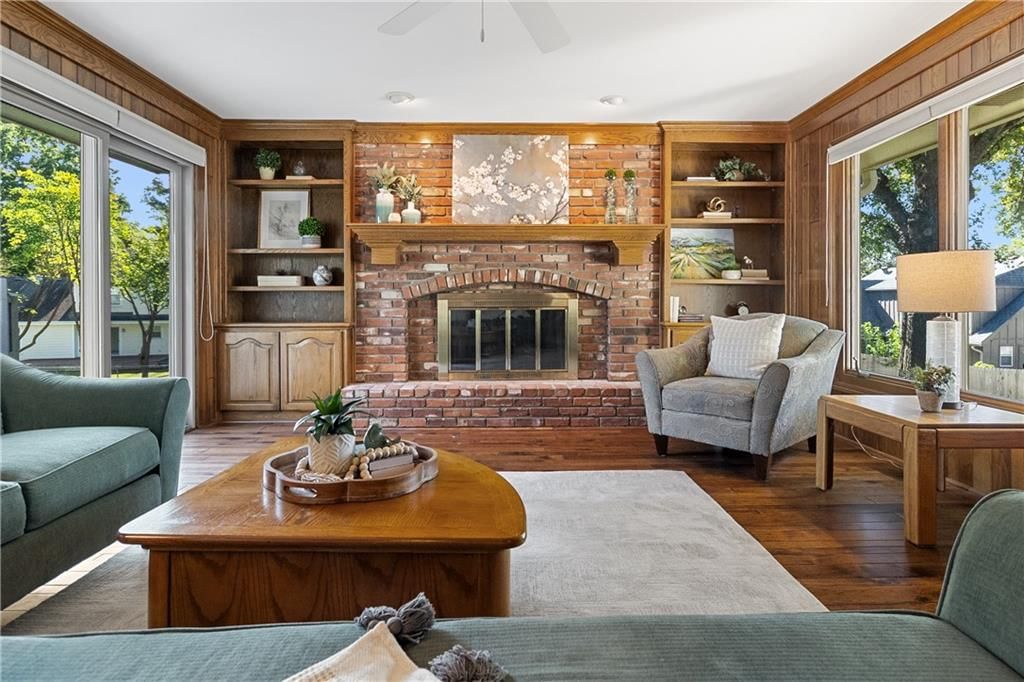 Photo 13 of 28 - 10909 W 102nd Street, Overland Park, KS 66214
