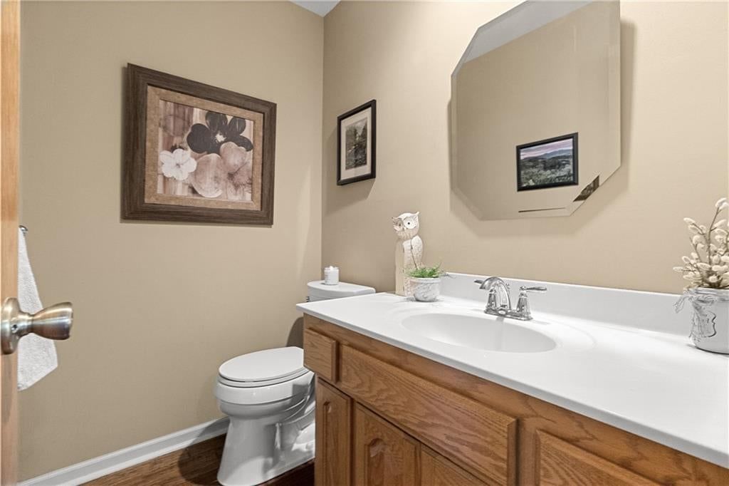 Double vanity and wood vanity at 10909 W 102nd Street, Overland Park, KS 66214