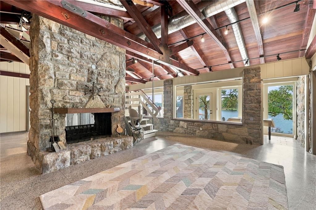 Ceiling beams at 7810 NW Scenic Drive, Weatherby Lake, MO 64152