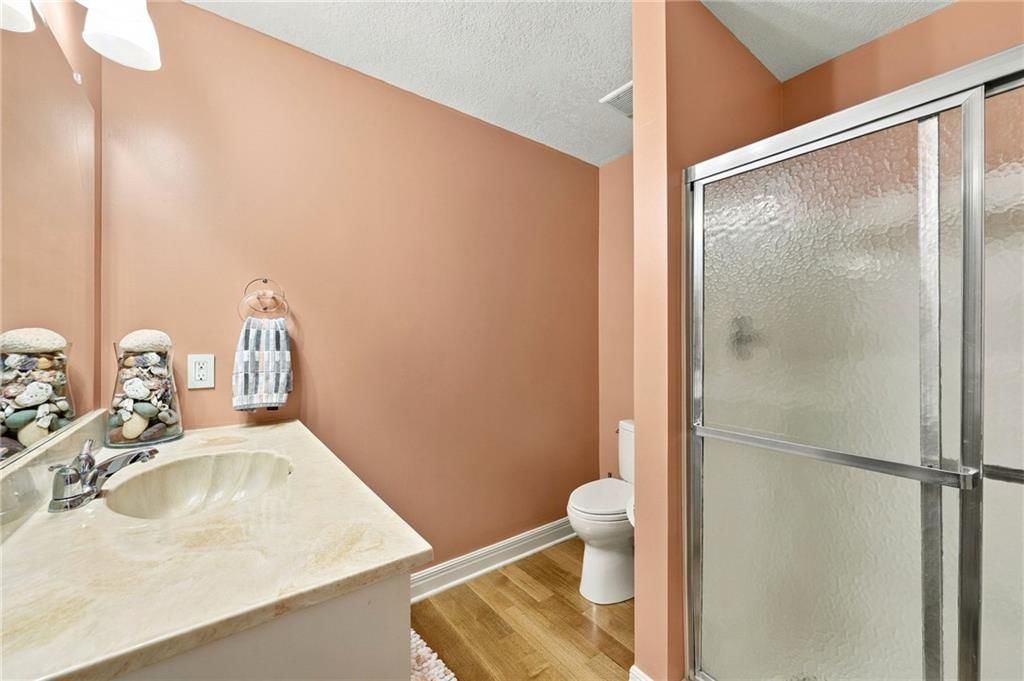 Tiled shower at 7810 NW Scenic Drive, Weatherby Lake, MO 64152