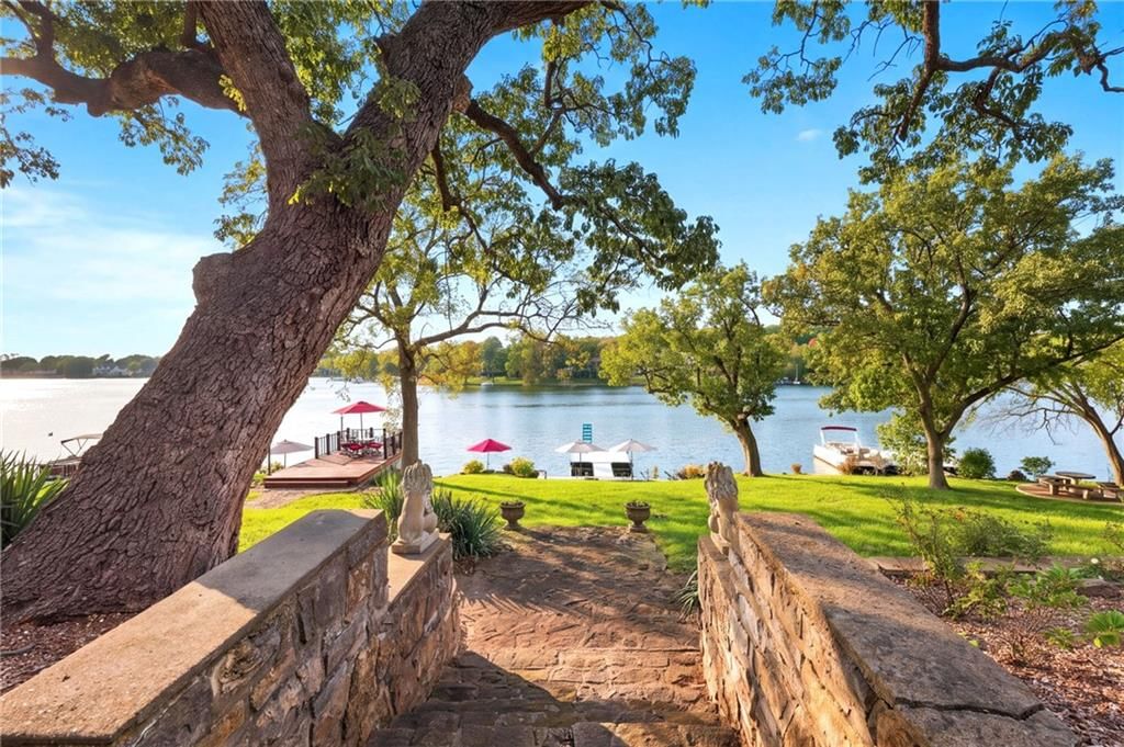 Photo 67 of 93 - 7810 NW Scenic Drive, Weatherby Lake, MO 64152
