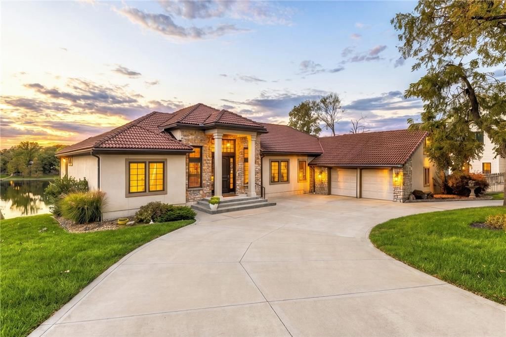 7810 NW Scenic Drive, Weatherby Lake, MO