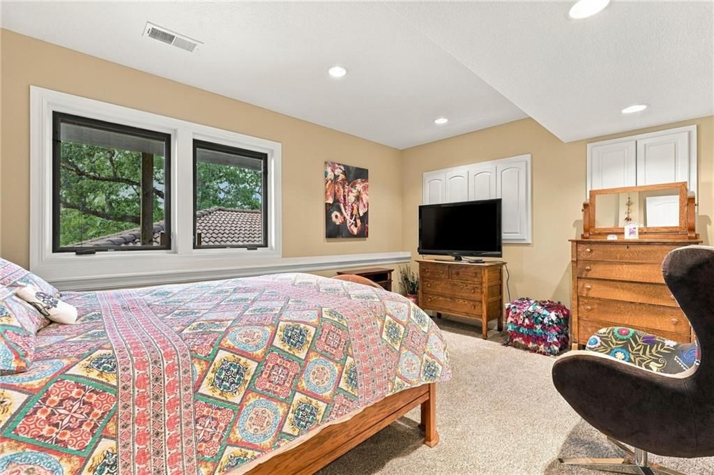 Photo 61 of 93 - 7810 NW Scenic Drive, Weatherby Lake, MO 64152