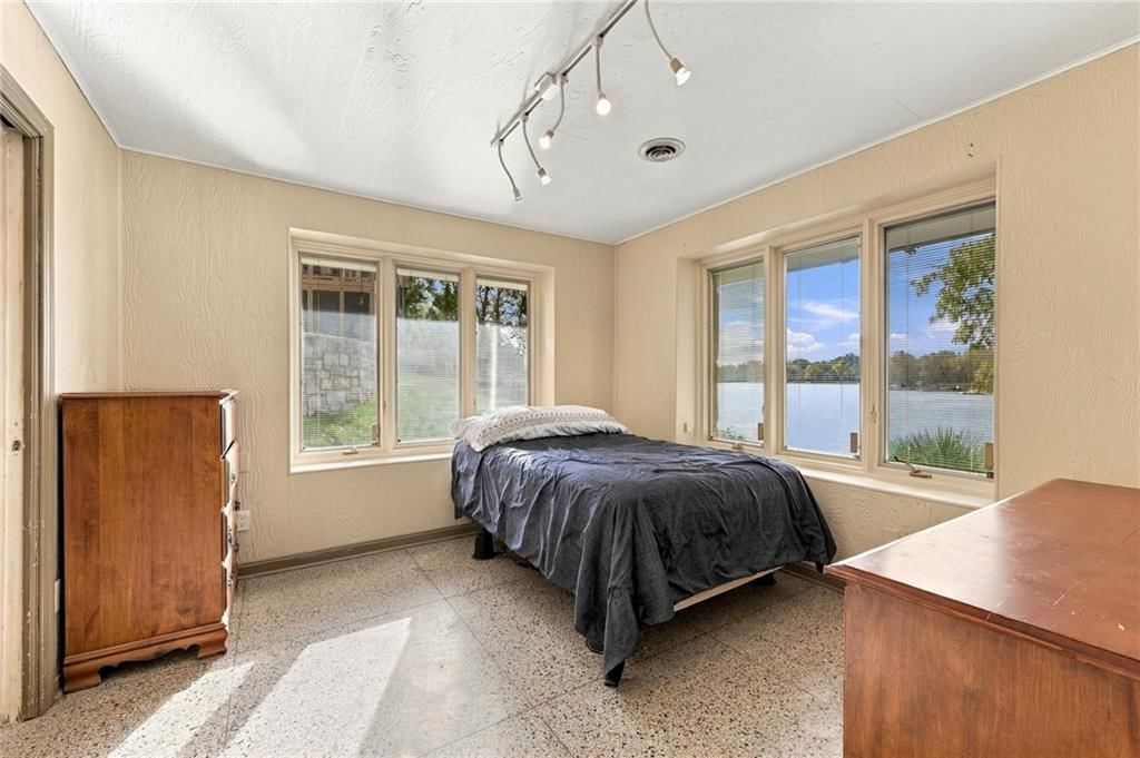 Photo 55 of 93 - 7810 NW Scenic Drive, Weatherby Lake, MO 64152