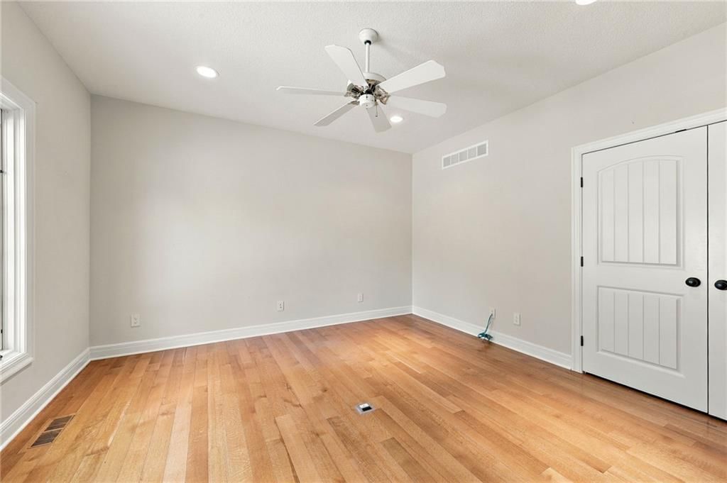 Photo 41 of 93 - 7810 NW Scenic Drive, Weatherby Lake, MO 64152