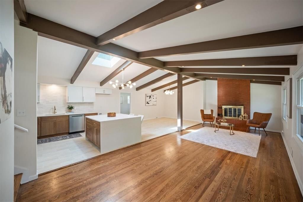 7908 Windsor Street, Prairie Village, KS: listing photo 3