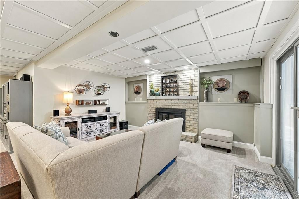 Photo 24 of 38 - 505 NW 41st Street, Kansas City, MO 64116