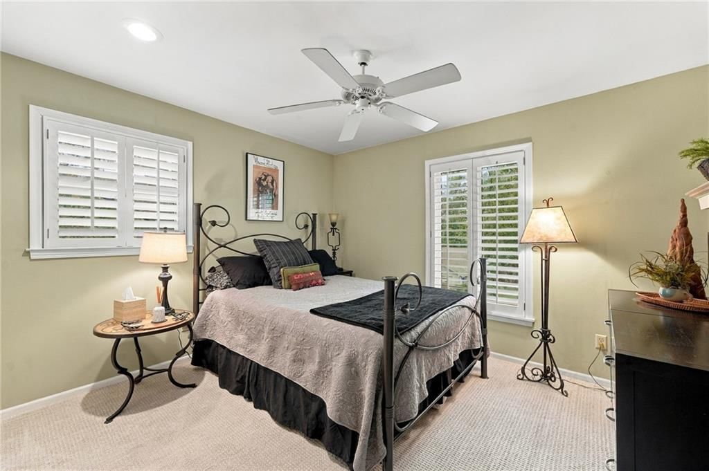 Photo 19 of 38 - 505 NW 41st Street, Kansas City, MO 64116
