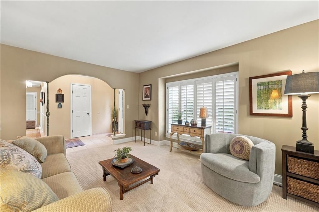 Photo 8 of 38 - 505 NW 41st Street, Kansas City, MO 64116
