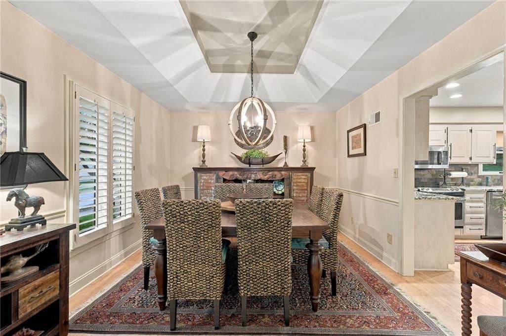 Photo 5 of 38 - 505 NW 41st Street, Kansas City, MO 64116