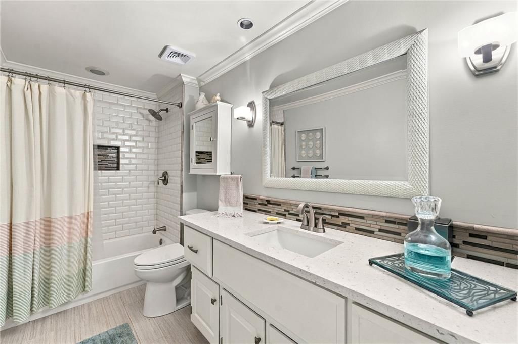 Photo 29 of 38 - 505 NW 41st Street, Kansas City, MO 64116