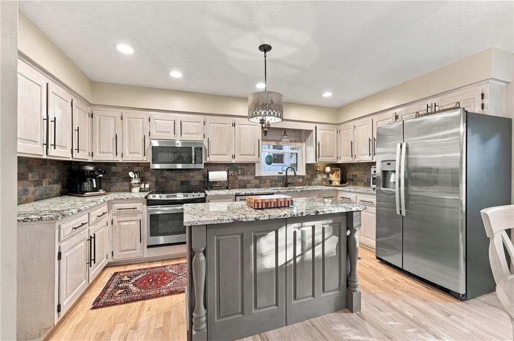 505 NW 41st Street, Kansas City, MO: listing photo 3