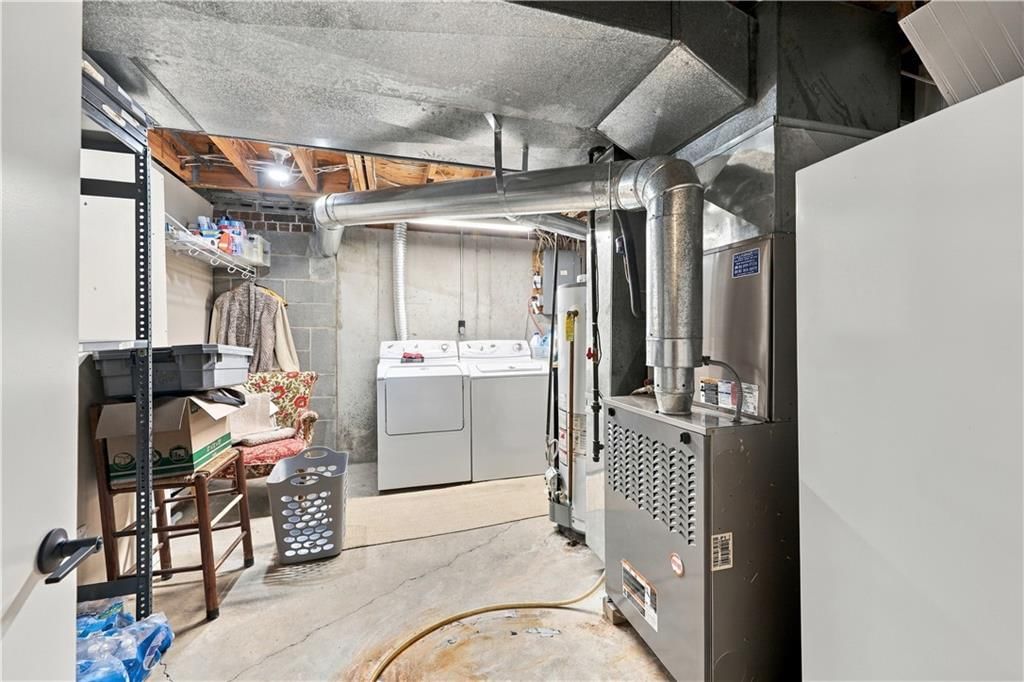 Workshop and garage storage system at 12908 E 58th Street, Kansas City, MO 64133
