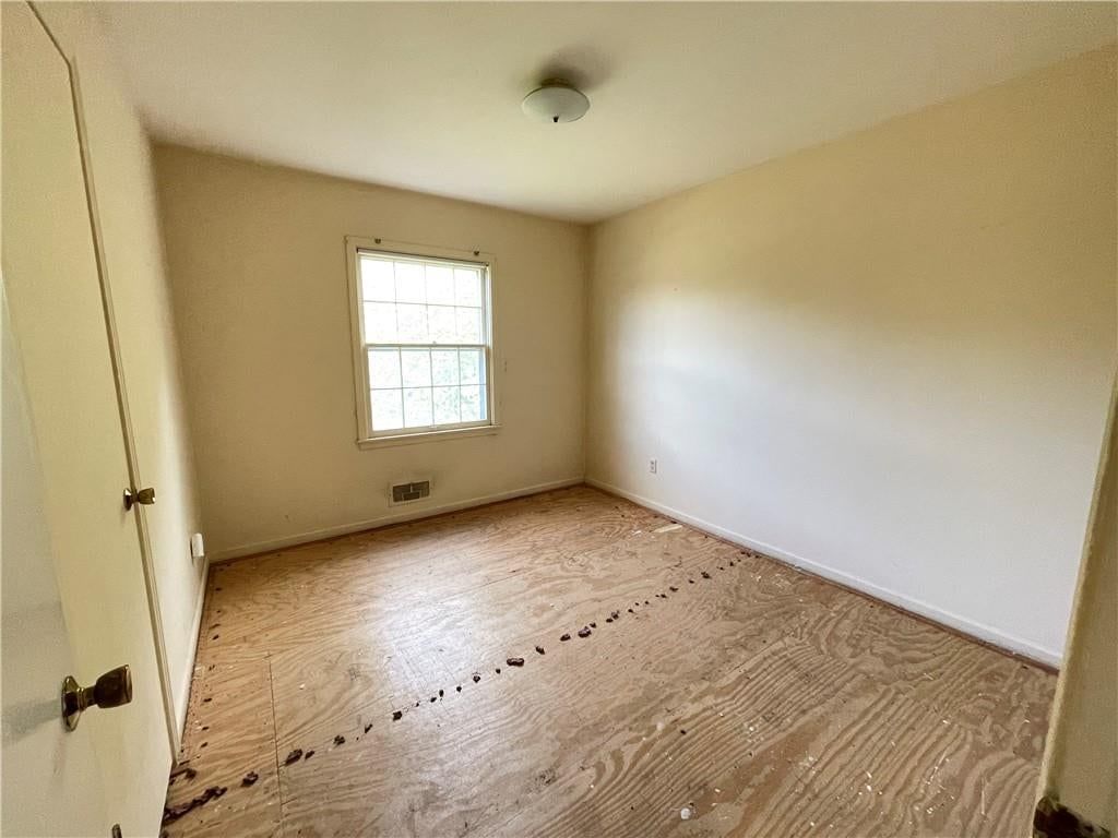Photo 10 of 23 - 6926 W 101st Street, Overland Park, KS 66212