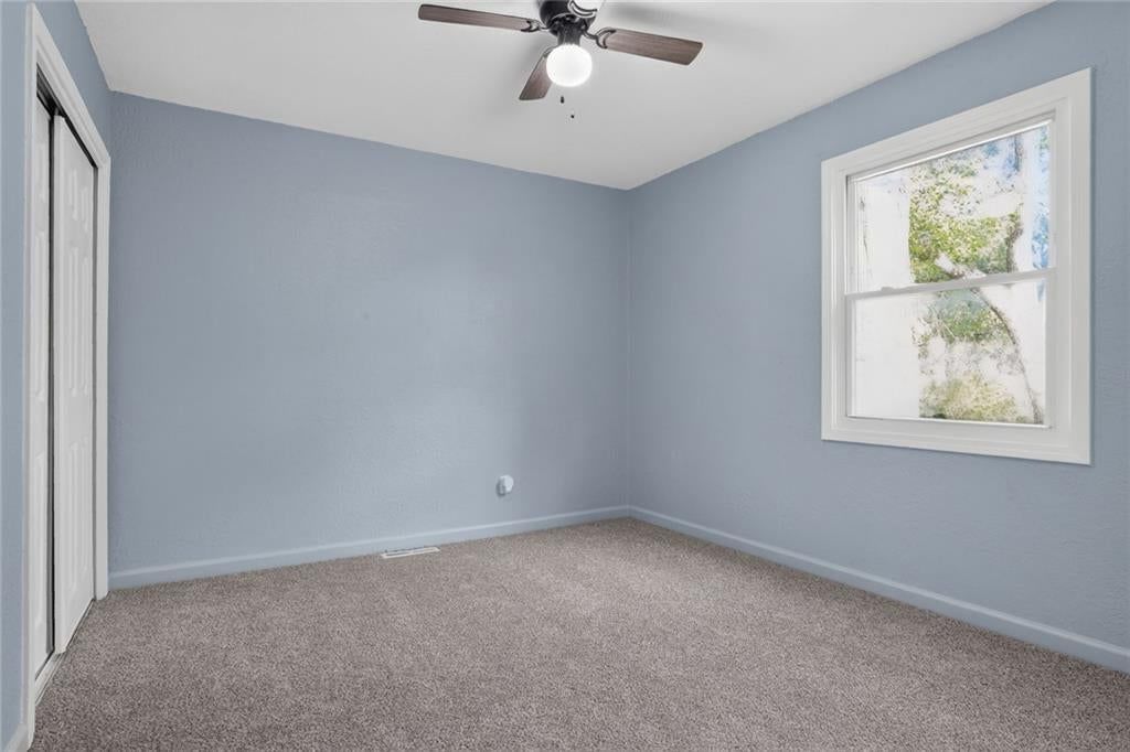 Photo 10 of 15 - 6202 E 147th Terrace, Grandview, MO 64030