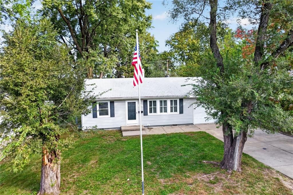 6202 E 147th Terrace, Grandview, MO