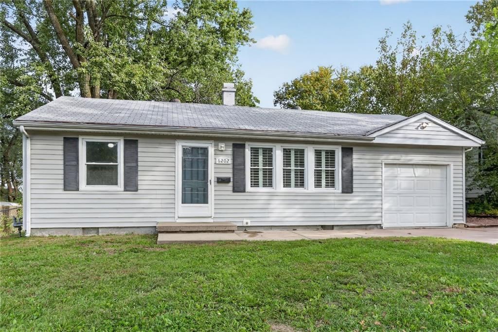 6202 E 147th Terrace, Grandview, MO: listing photo 2