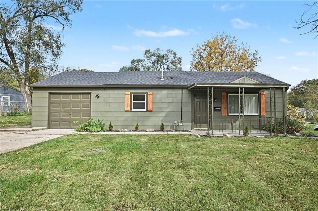 2204 NE 58th Terrace, Gladstone, MO: listing photo 2