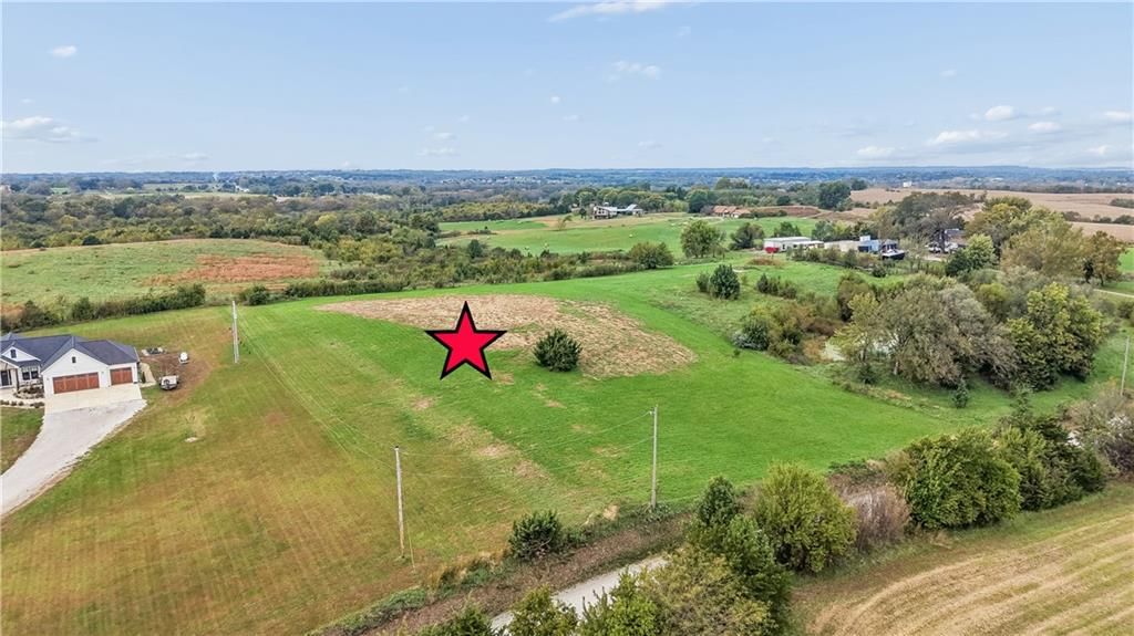 Photo 4 of 10 - Lot 2 131st Street