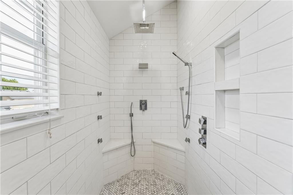 Photo 6 of 52 - 1101 SE Windstar Drive