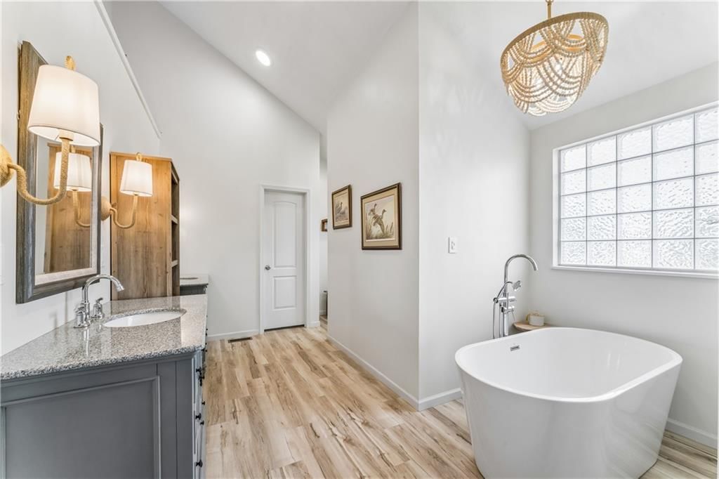 Photo 5 of 52 - 1101 SE Windstar Drive